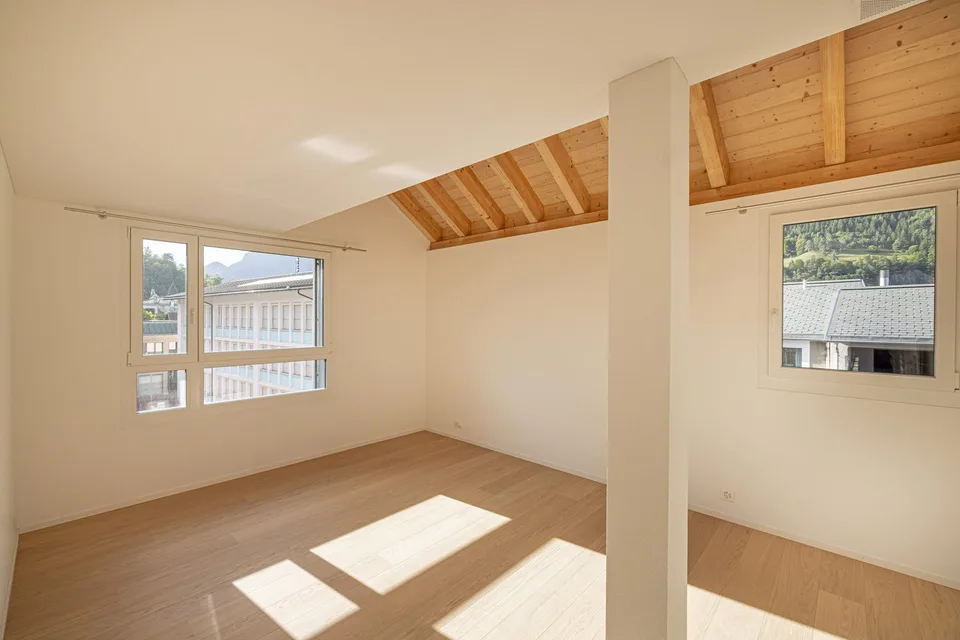 Grosszügige 5.5-Zimmer-Attikawohnung mit einzigartigem Maisonette-Charme – Foto 7 von 12