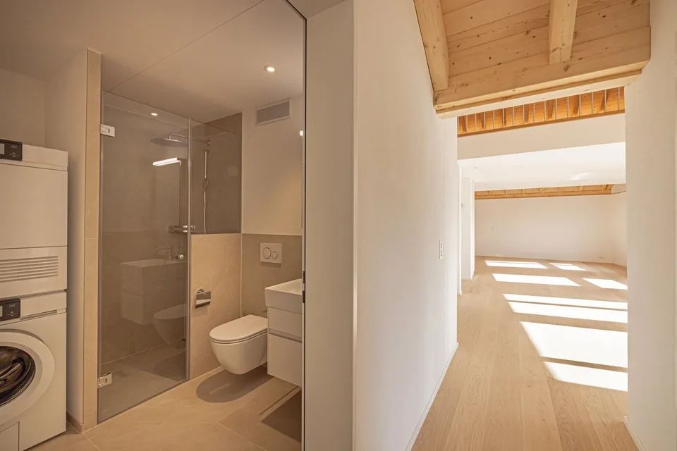 Grosszügige 5.5-Zimmer-Attikawohnung mit einzigartigem Maisonette-Charme – Foto 10 von 12