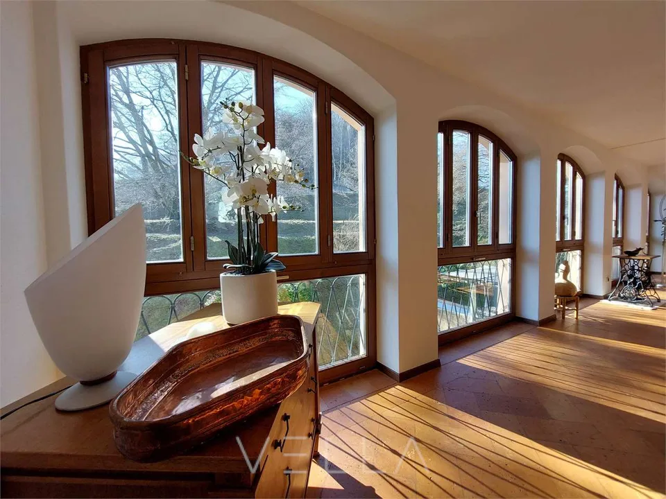 À louer à Montagnola, appartement mansardé meublé avec vue sur le lac