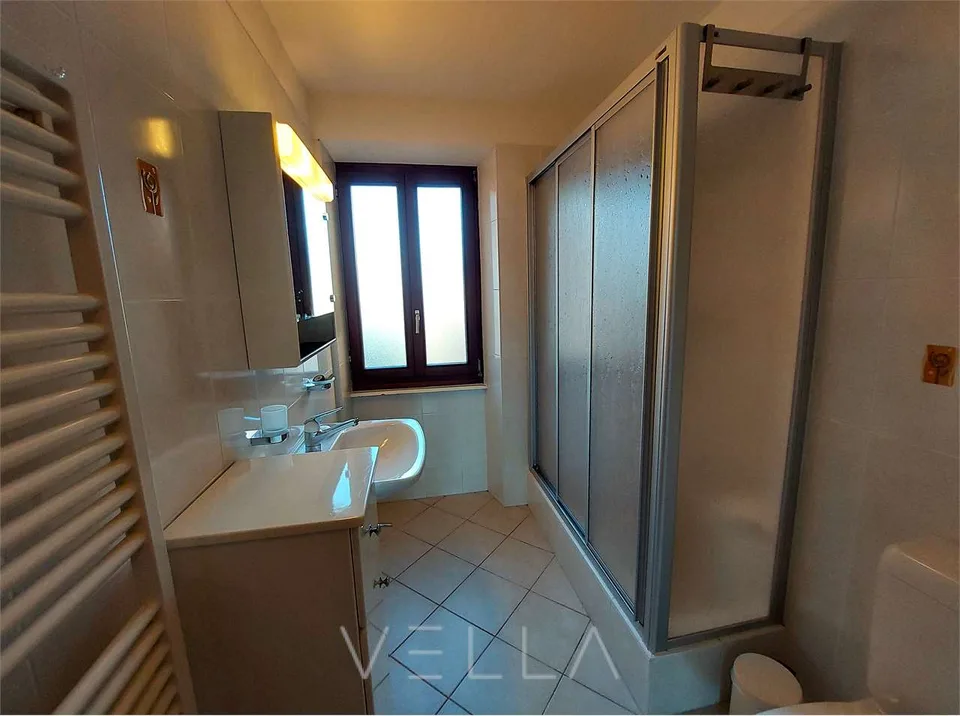 À louer à Montagnola, appartement mansardé meublé avec vue sur le lac