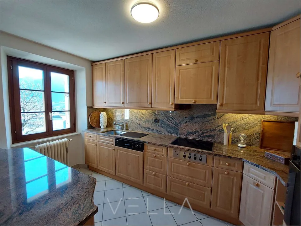 À louer à Montagnola, appartement mansardé meublé avec vue sur le lac