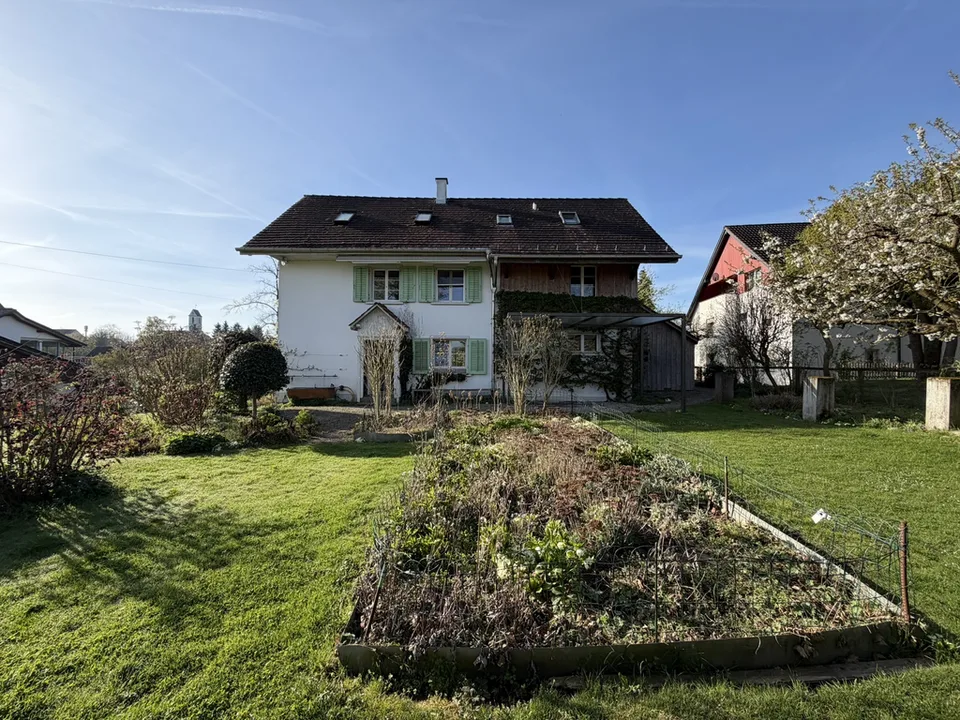 Maison unifamiliale de 7 chambres avec grand jardin et box de garage