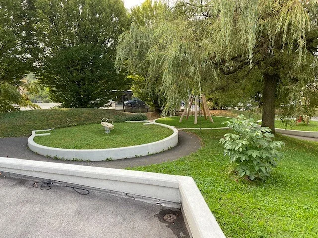 Schönes Apartment in der Nähe von Geschäften und Schulen – Foto 2 von 8