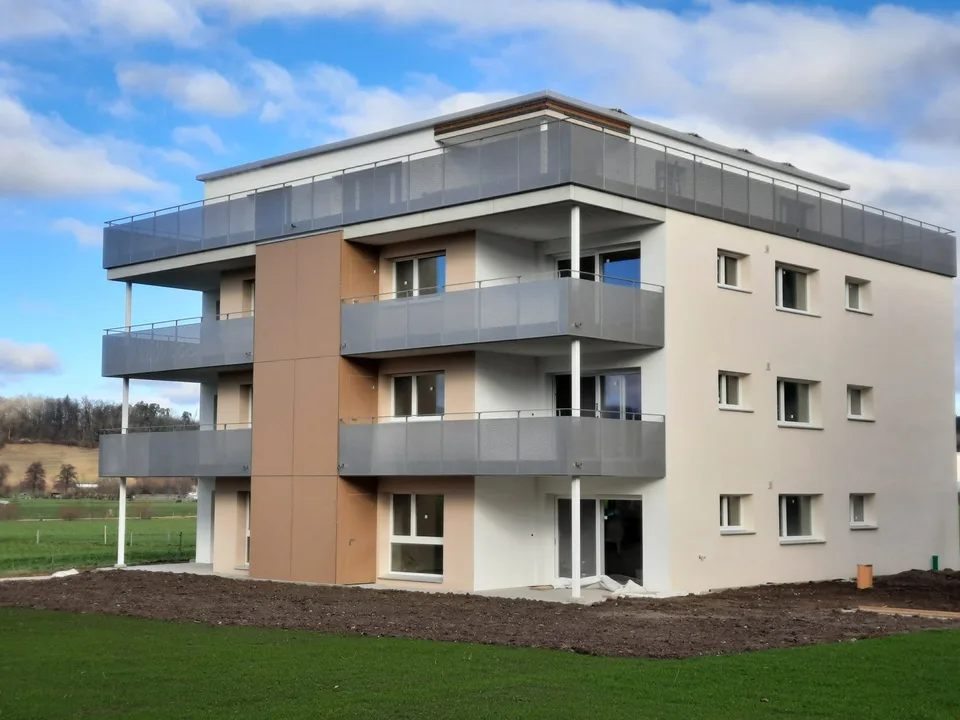 Nachmieter gesucht: Helle 5.5-Zimmer-Wohnung mit Balkon und Weitsicht in Lupfig