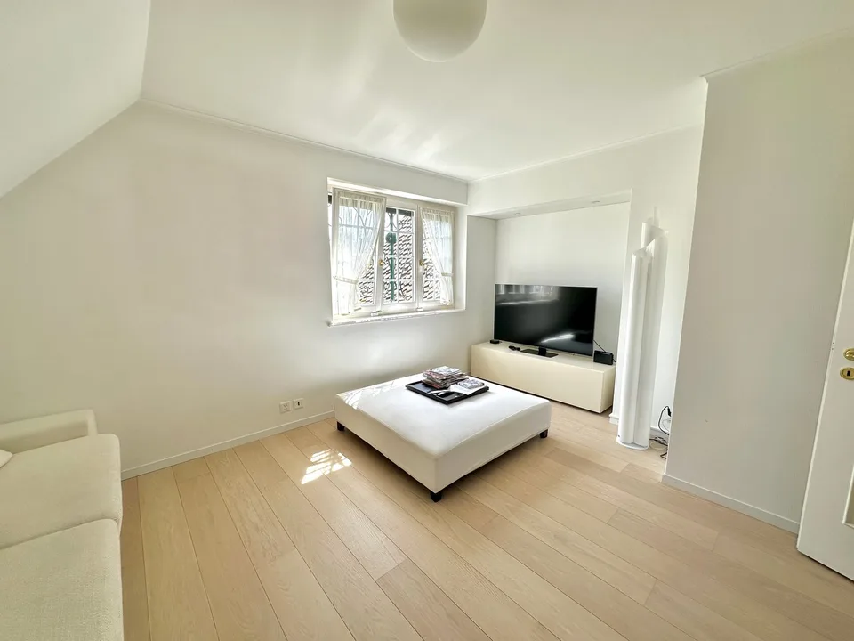 Repräsentative 9. Zi Landhausvilla in Binningen auf dem Bruderholz – Foto 12 von 15