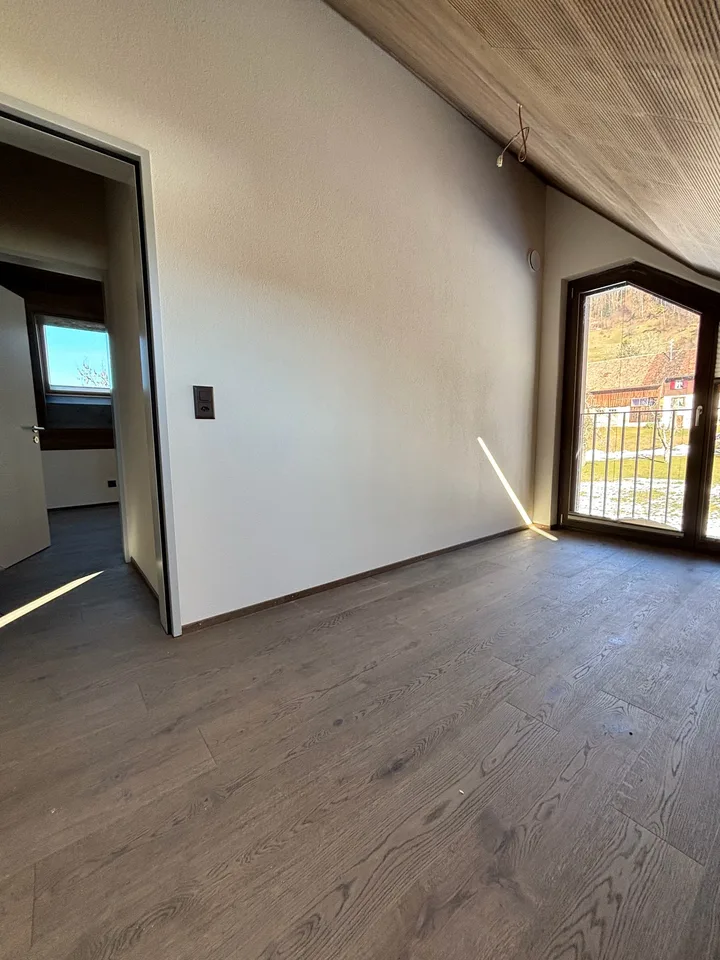 Modern new building 4.5-room maisonette apartment in a natural location