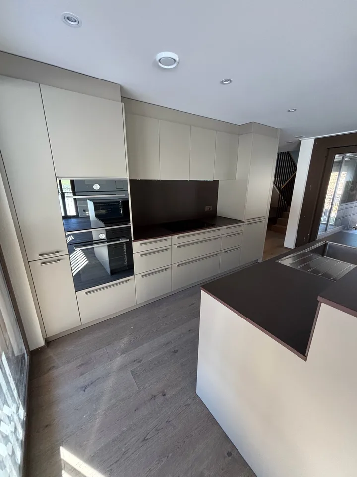 Modern new building 4.5-room maisonette apartment in a natural location