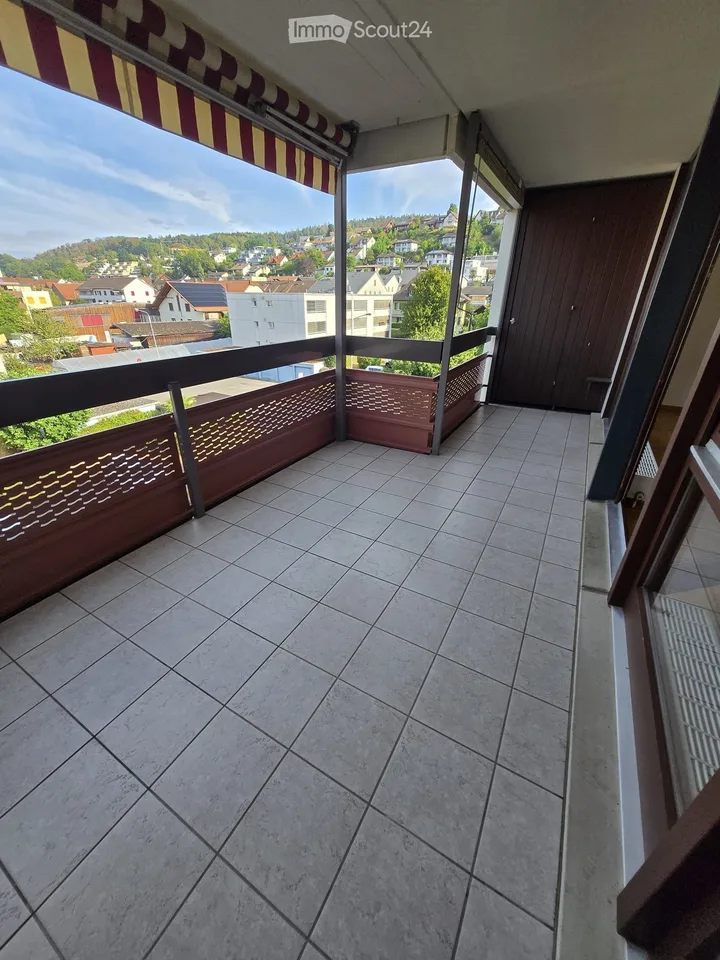 Charming 3.5-room attic apartment in Untersiggenthal - available immediately!
