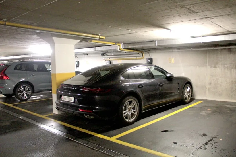 Posto auto in garage sotterraneo con collegamento Emobility privato in una bella struttura residenziale – foto 3 di 6