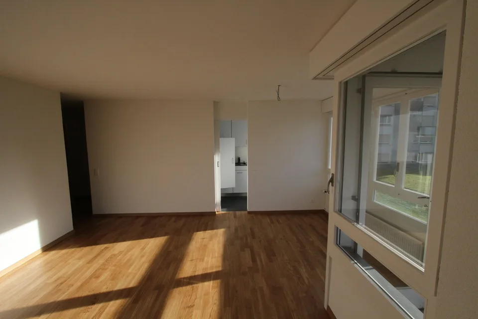 Modern, bright 3-room apartment in Münsingen