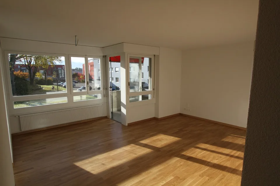 Modern, bright 3-room apartment in Münsingen