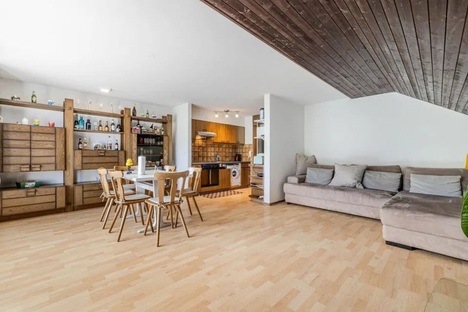 GRANDE POTENZIALE IN UNA POSIZIONE PRIVILEGIATA: HOTEL TOGGENBURG CON VISTA DA SOGNO E STRUTTURA IDEALE – foto 14 di 17