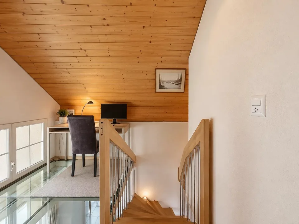 Duplex luminoso con volumi generosi nel cuore di Jorat – foto 10 di 10