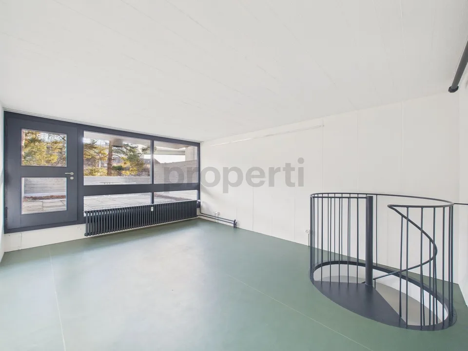 Wohnen in einer Ikone der Schweizer Architektur | Einzigartige 4.5-Zimmer-Maisonettewohnung im denkmalgeschützten Atelier-5-Ensemble in Flamatt
