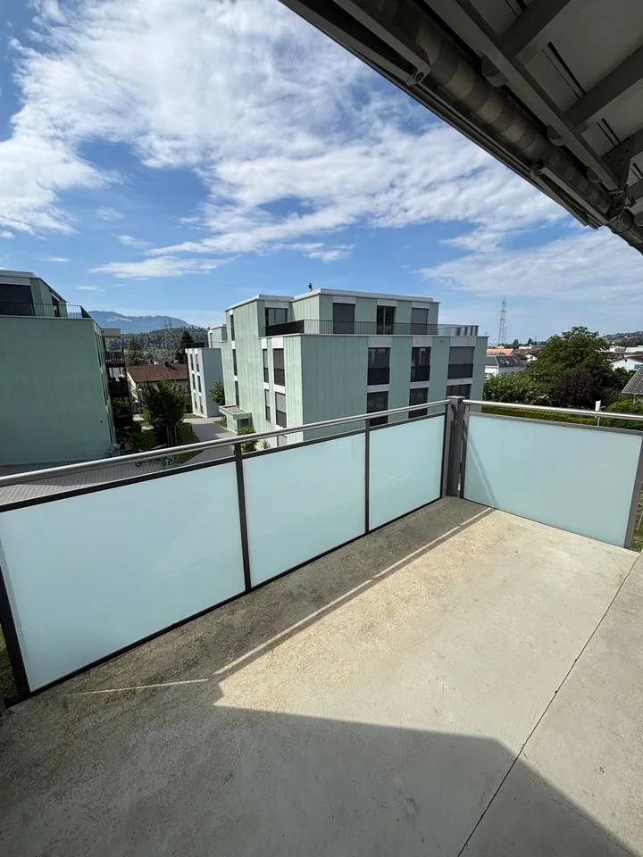 Appartamento di 4 locali con balcone