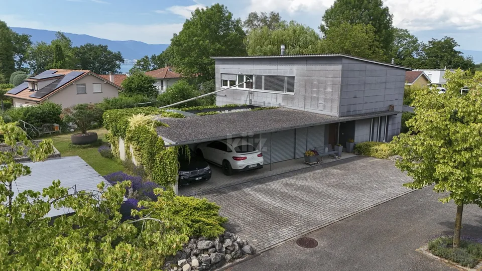 Villa luminosa con giardino in un ambiente calmo e verde – foto 12 di 13