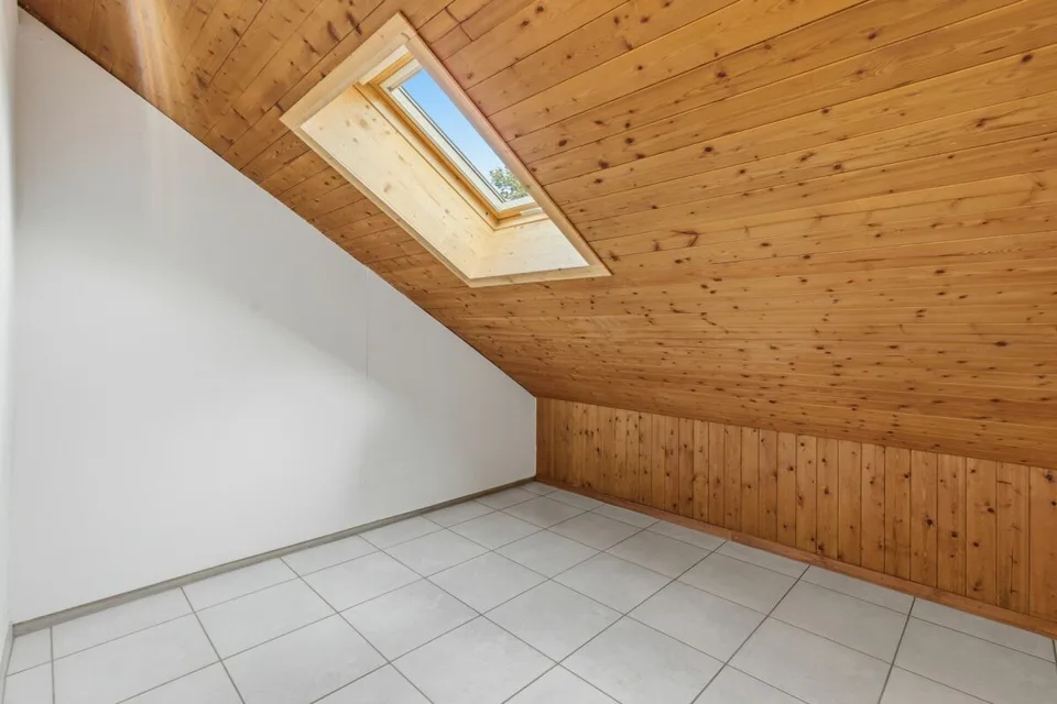 Appartamento mansardato di 2,5 locali luminoso con garage e balcone – foto 6 di 11