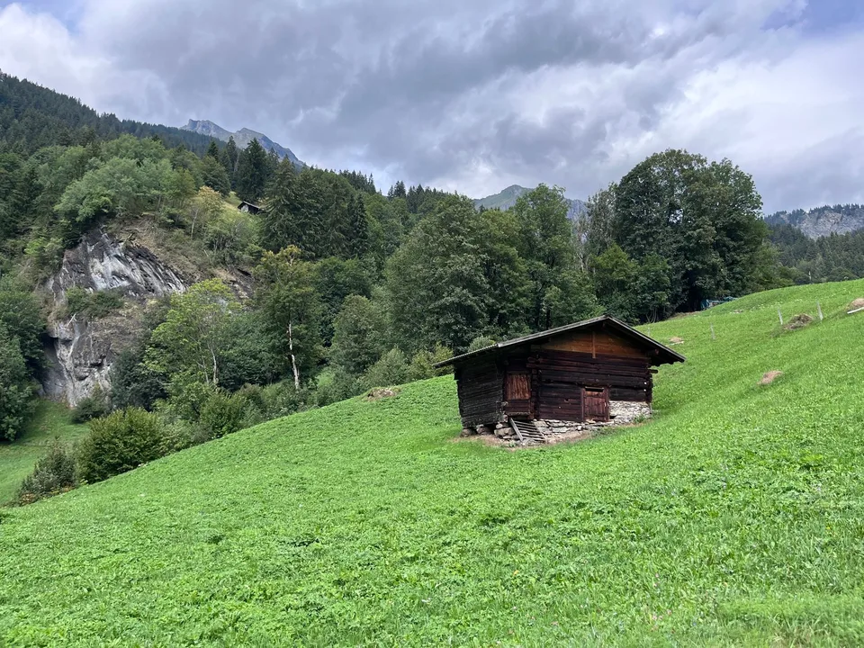 Casa di due famiglie situata in modo idilliaco a Grindelwald – foto 16 di 17