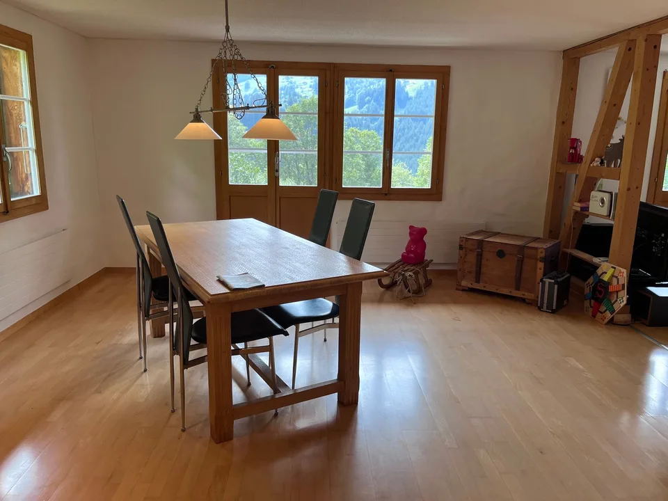 Casa di due famiglie situata in modo idilliaco a Grindelwald – foto 5 di 17