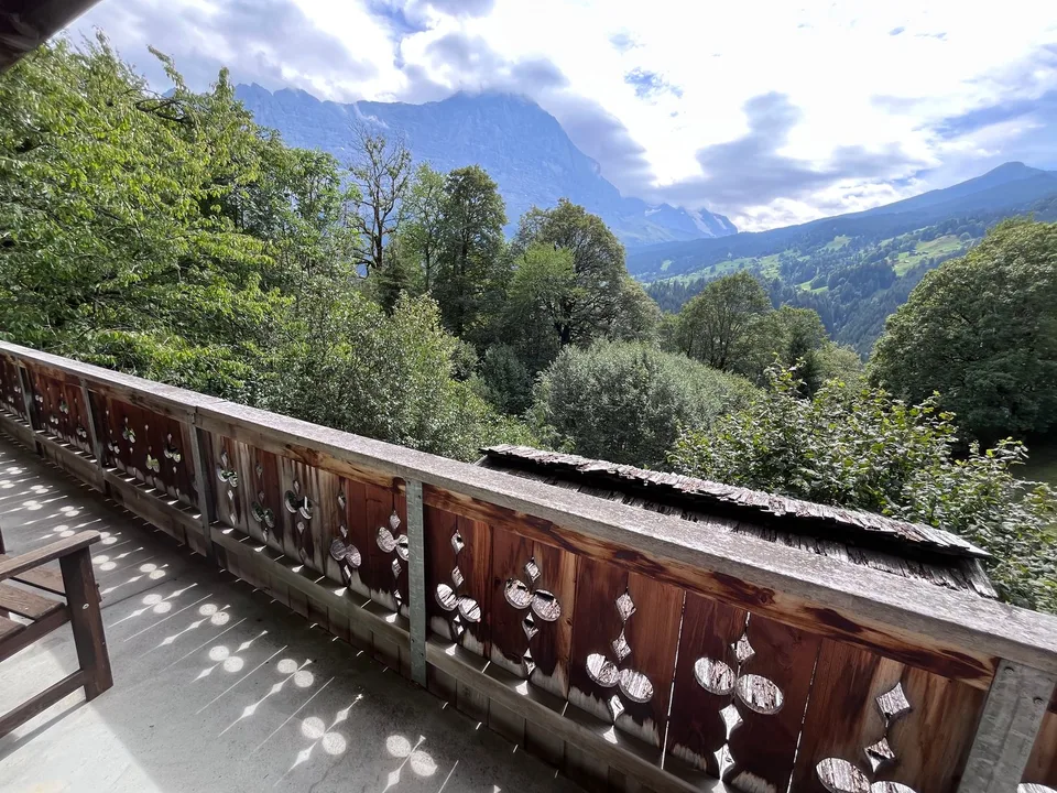 Casa di due famiglie situata in modo idilliaco a Grindelwald – foto 10 di 17
