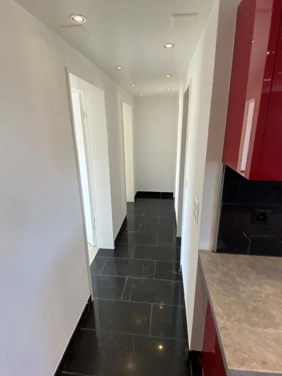 Moderne 4.5-Zimmer-Wohnung mit Balkon und Panoramablick – La Chaux-de-Fonds – Foto 6 von 11