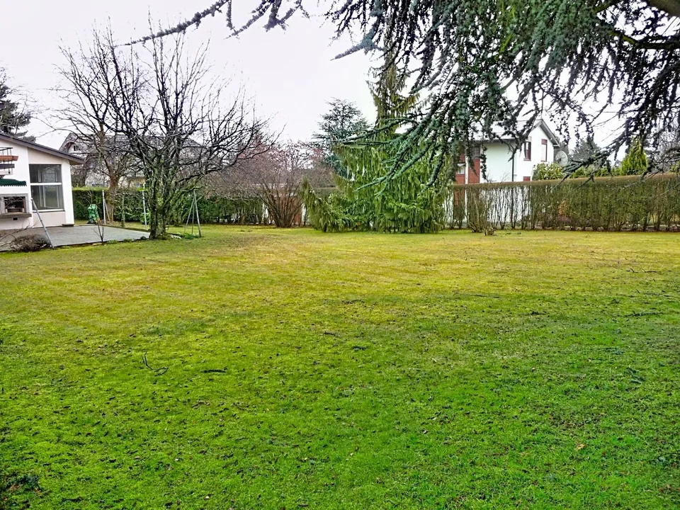 Family Villa with large garden ? Founex