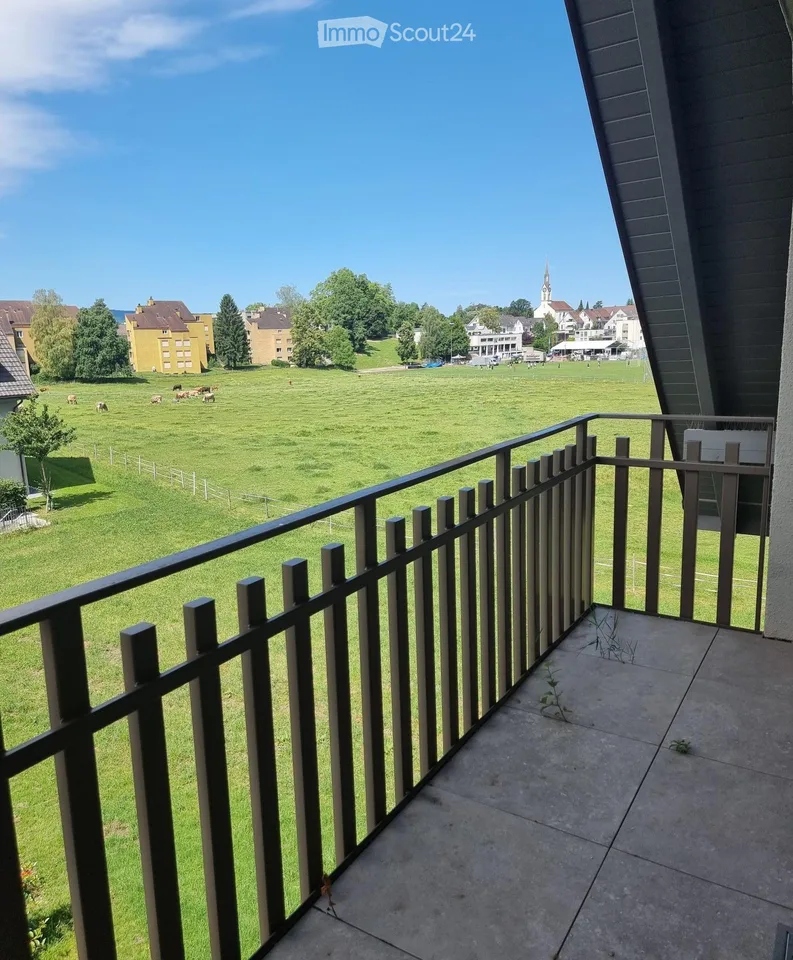 Appartement de luxe 2.5 pièces en mansarde à Obfelden – Nouveau bâtiment avec une vue magnifique – photo 3 sur 8