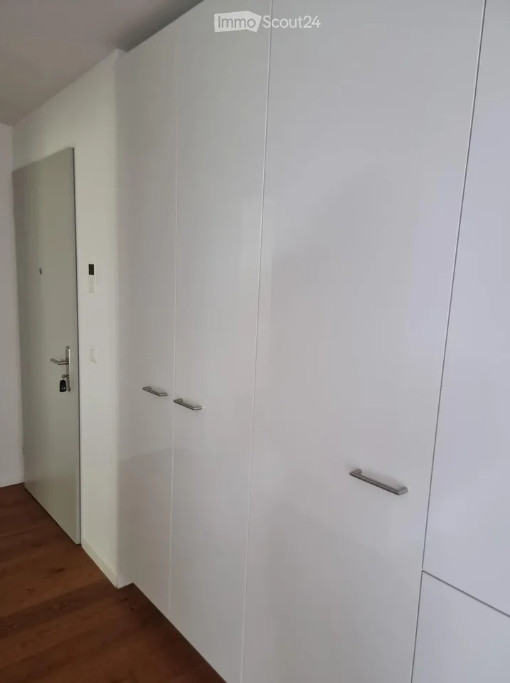 Appartement de luxe 2.5 pièces en mansarde à Obfelden – Nouveau bâtiment avec une vue magnifique – photo 4 sur 8
