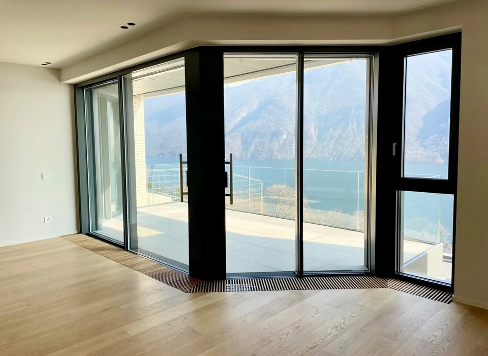 VILLA or DUPLEX APARTMENT CHARMING LAKE VIEW – Foto 27 von 30