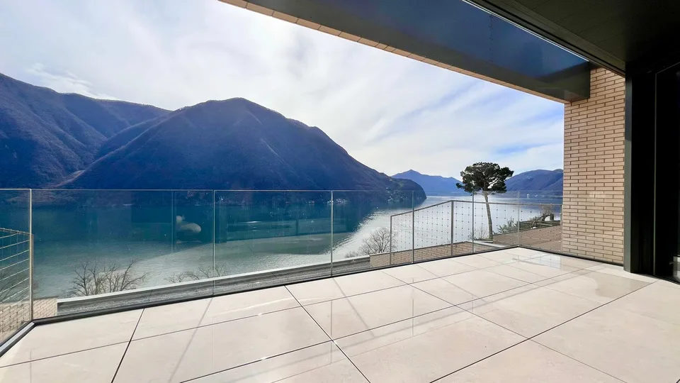 VILLA or DUPLEX APARTMENT CHARMING LAKE VIEW – Foto 6 von 30