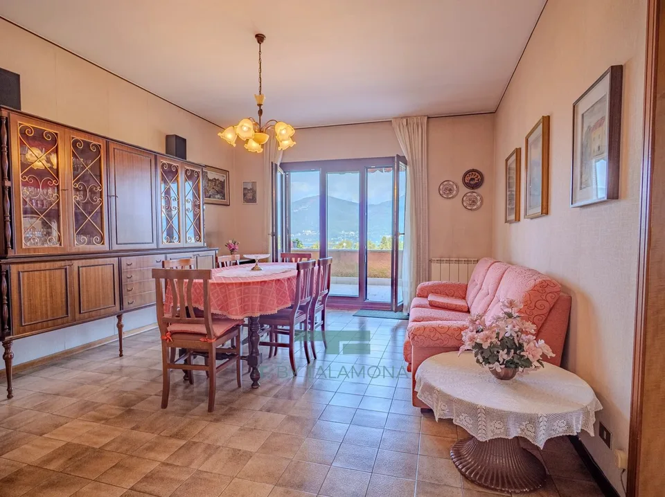 Panoramawohnung in einem Vierfamilienhaus ? Porto Valtravaglia, Ortsteil Musadino – Foto 3 von 13