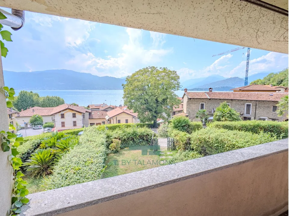 Appartamento di tre camere con vista panoramica sul Lago Maggiore a Cerro di Laveno Mombello – foto 11 di 13