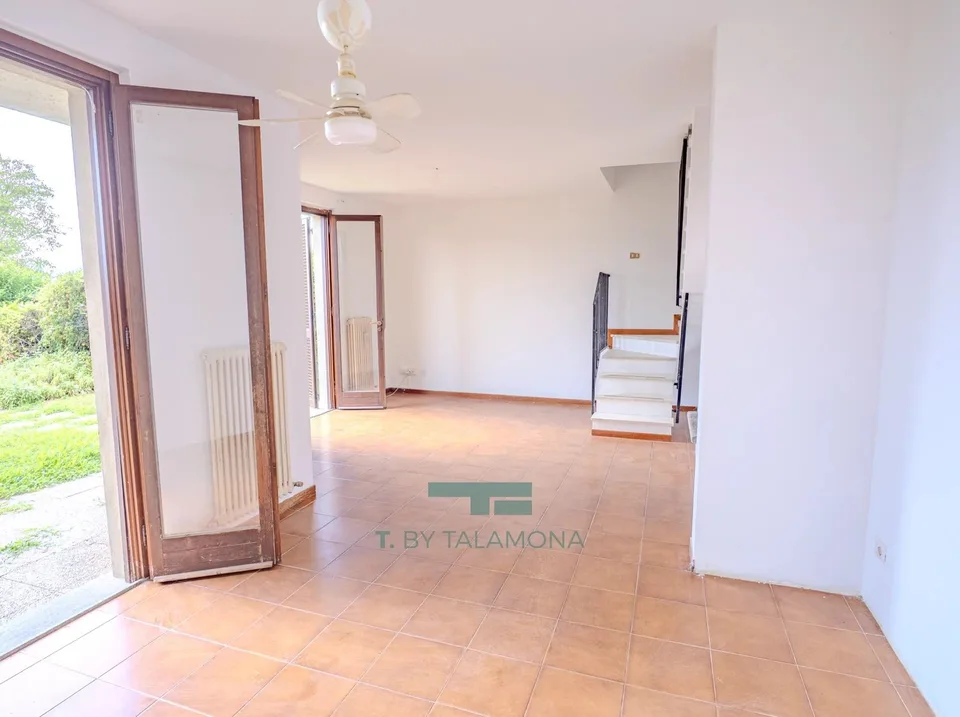 Appartamento di tre camere con vista panoramica sul Lago Maggiore a Cerro di Laveno Mombello – foto 5 di 13