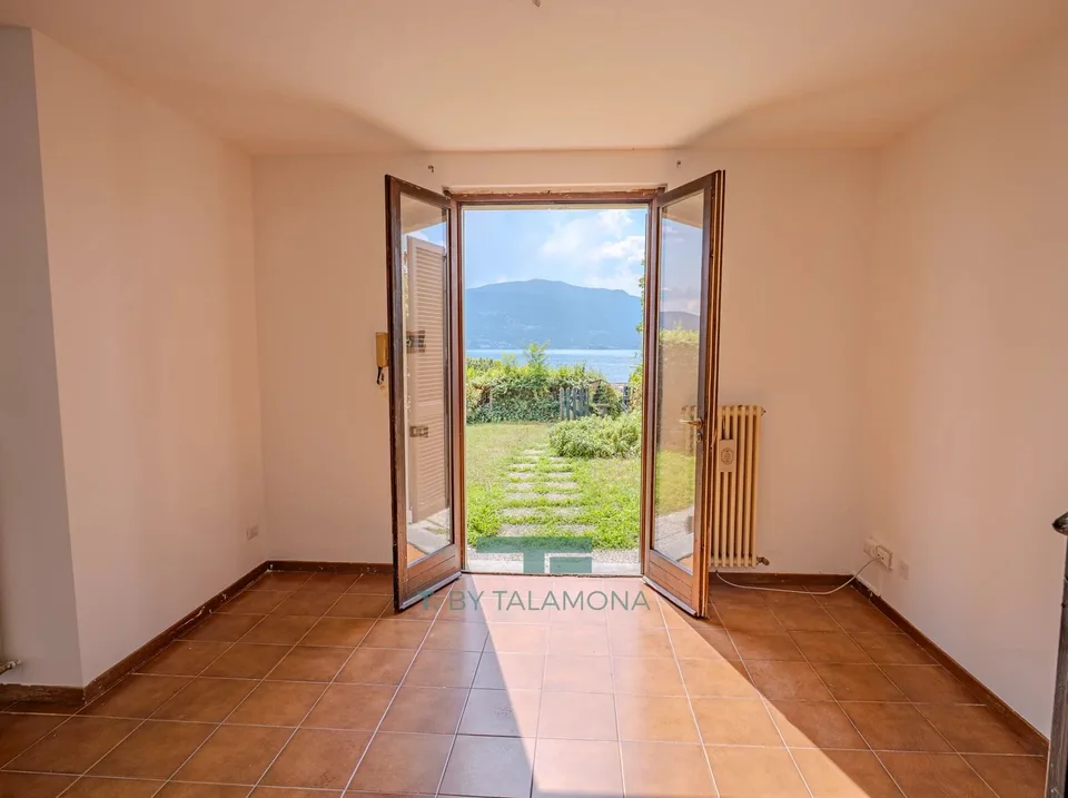 Appartamento di tre camere con vista panoramica sul Lago Maggiore a Cerro di Laveno Mombello – foto 6 di 13