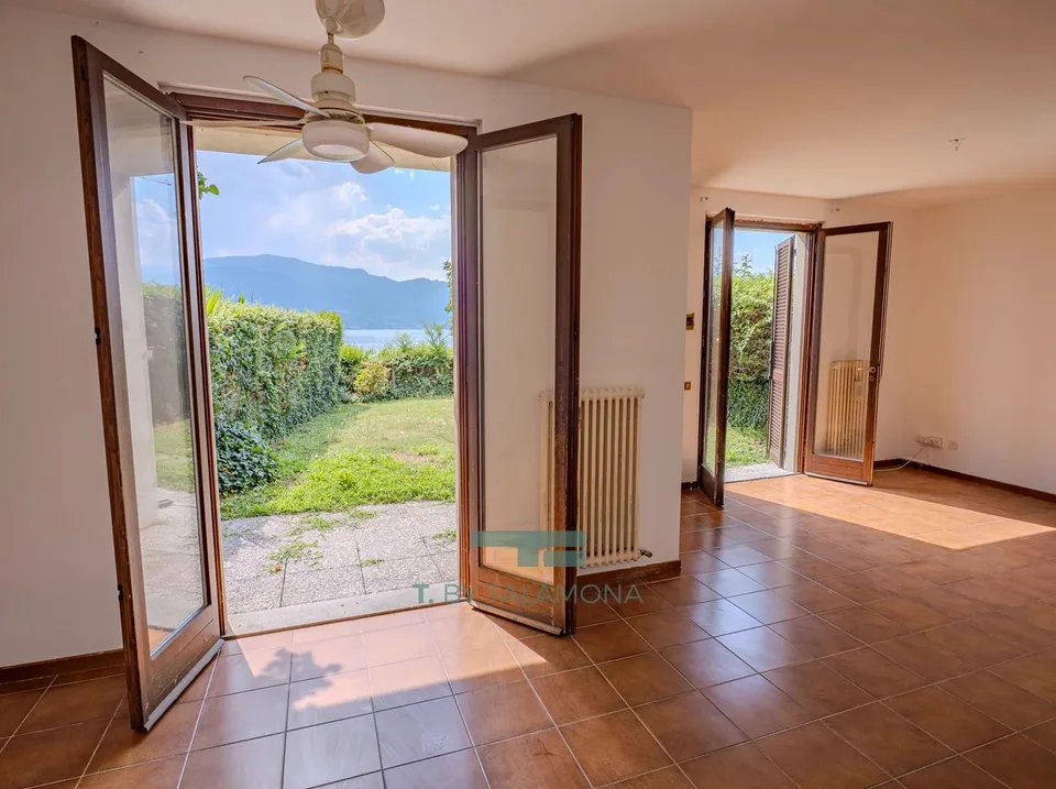 Appartamento di tre camere con vista panoramica sul Lago Maggiore a Cerro di Laveno Mombello – foto 7 di 13