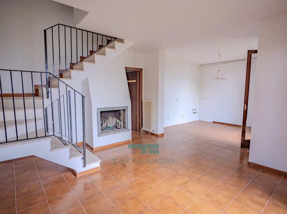 Appartamento di tre camere con vista panoramica sul Lago Maggiore a Cerro di Laveno Mombello – foto 4 di 13