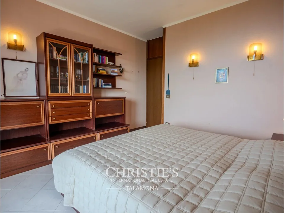 Appartement mit Seeblick und Pool in Dumenza – Foto 11 von 13