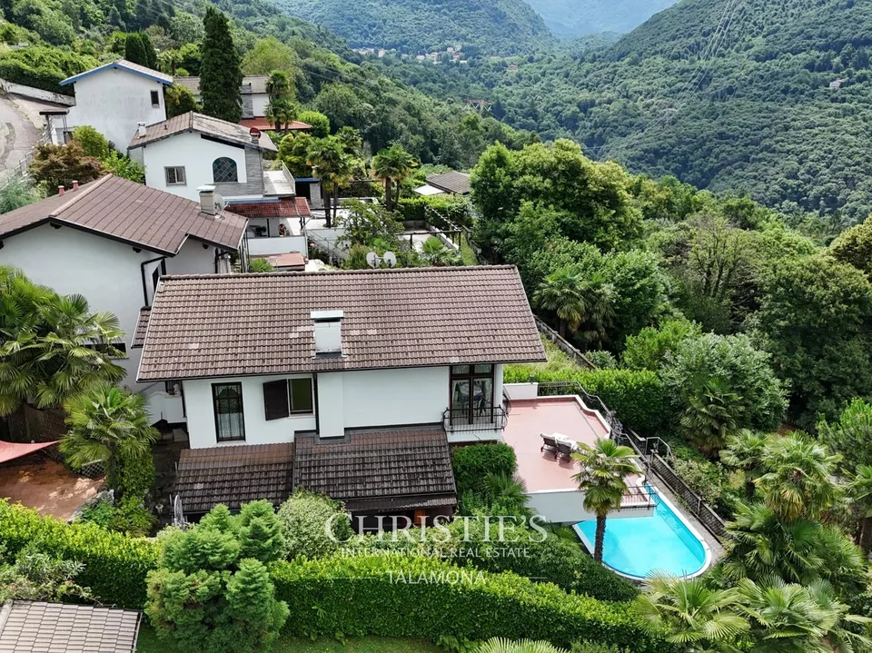 Appartement mit Seeblick und Pool in Dumenza – Foto 5 von 13