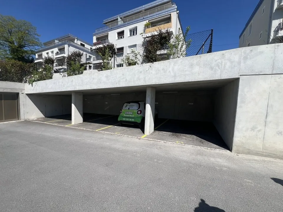 Place de parc extérieure à louer à Pully – photo 2 sur 2