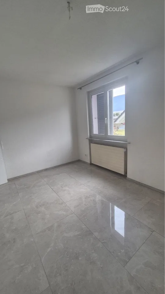 Moderne 3.5 Zimmer-Wohnung im Erdgeschoss