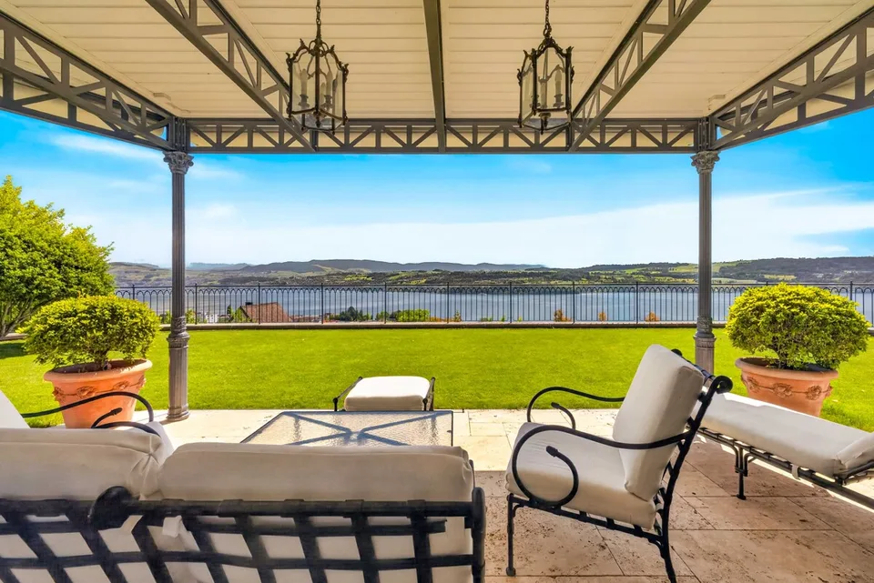 Villa elegante in posizione prestigiosa con panorama lago e montagna – foto 3 di 4