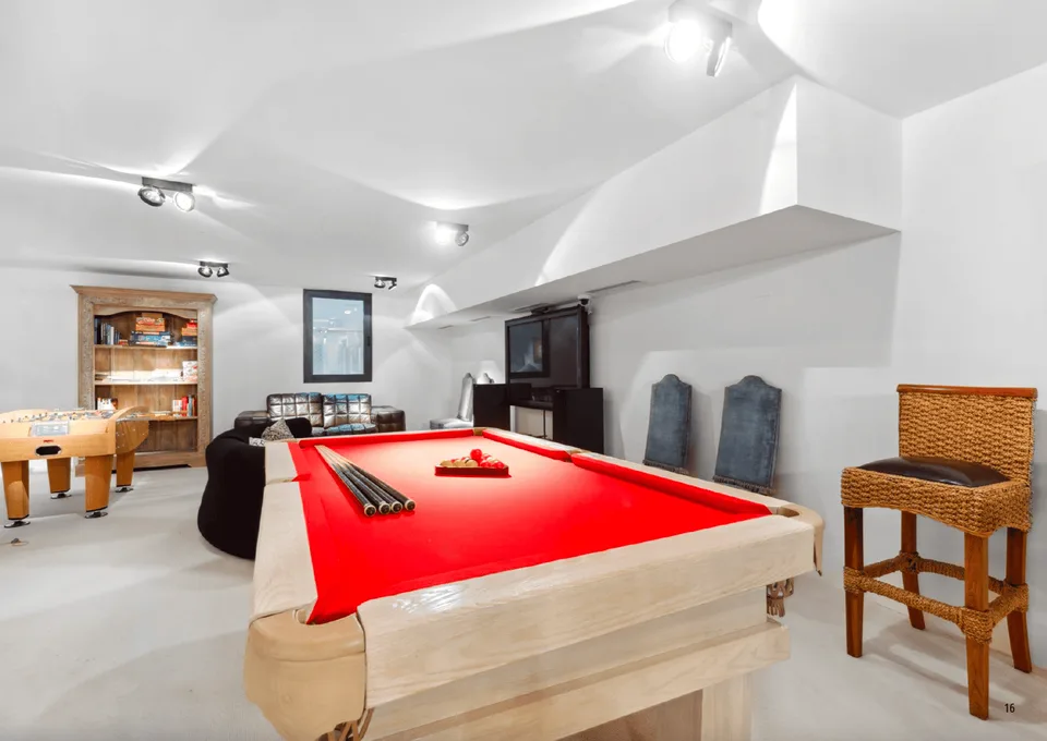 Chalet d'exception de 1 788 m2 à Crans-Montana – photo 9 sur 13