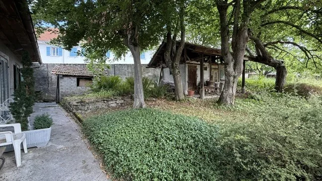 Maison 2 logements à rénover - Beau potentiel au coeur du village – photo 5 sur 13