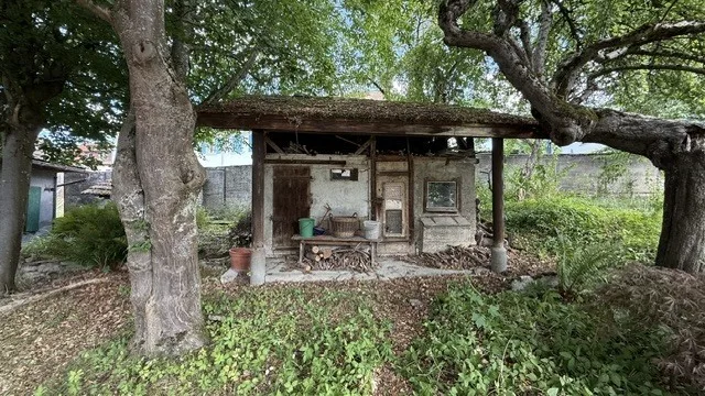 Maison 2 logements à rénover - Beau potentiel au coeur du village – photo 4 sur 13