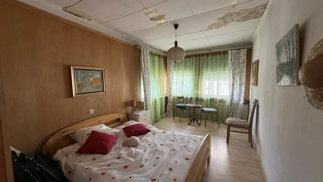 Maison 2 logements à rénover - Beau potentiel au coeur du village – photo 6 sur 13