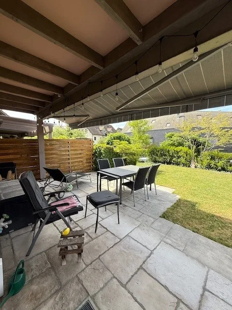 Casa a schiera di 6,5 locali in posizione tranquilla a Freienstein