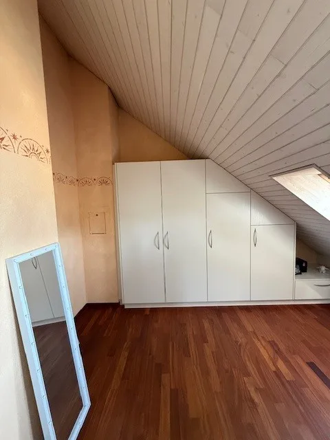 Casa a schiera di 6,5 locali in posizione tranquilla a Freienstein