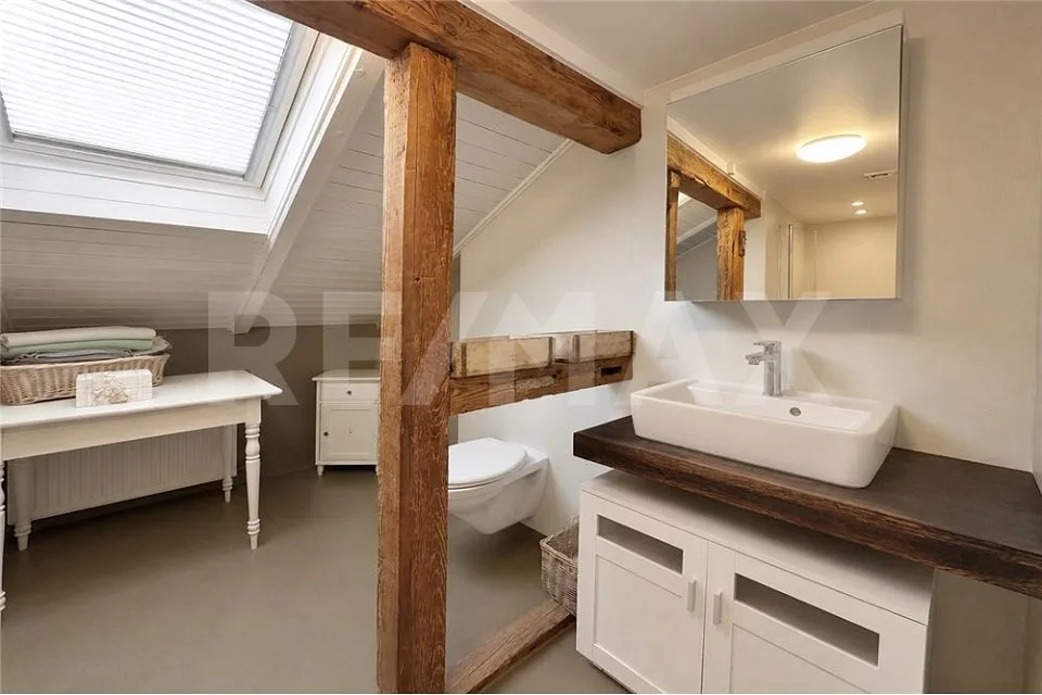 Dreifamilienhaus mit Charme - wohnen, vermieten und investieren – Foto 12 von 13