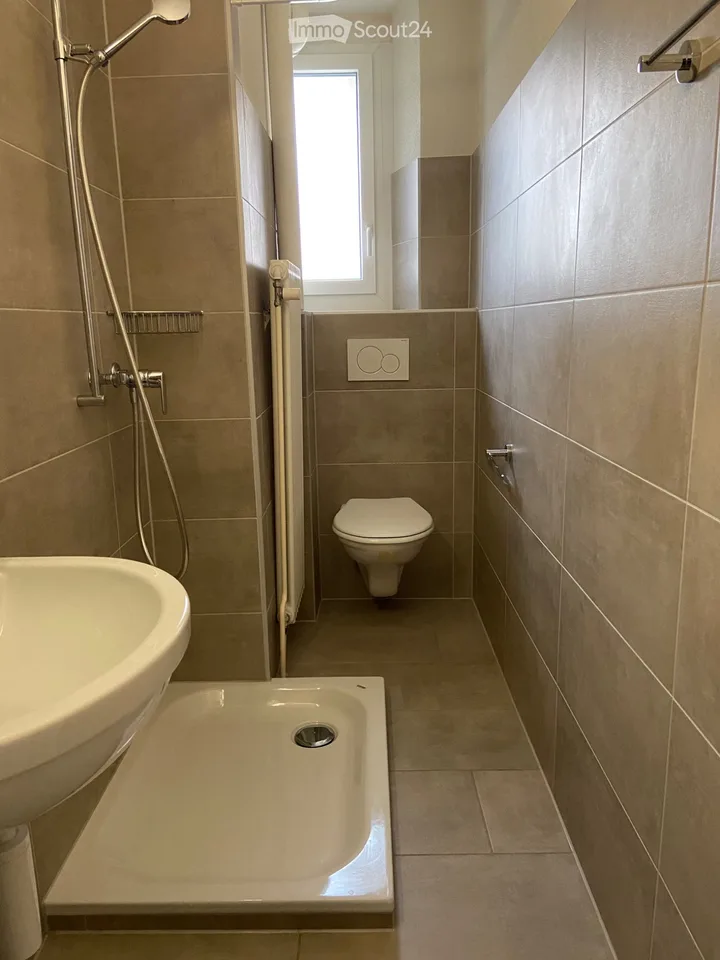 LA CHAUX-DE-FONDS: SCHÖNES APPARTEMENT 2,5 ZIMMER ERDGESCHOSS – Foto 5 von 5