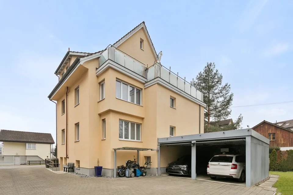 Esclusiva casa multifamiliare con 3 appartamenti in una posizione tranquilla a Bischofszell – foto 2 di 19